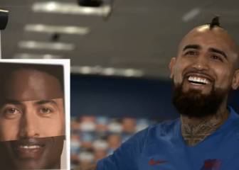 El alegre reto de Vidal: ¡confundió a Busquets con Suárez!