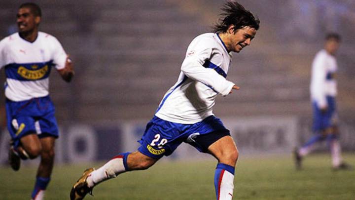 Sebastián Barrientos, ex jugador de los cruzados, hizo pública en redes sociales la larga espera que tuvo con su abuela de 92 años por un test de coronavirus.