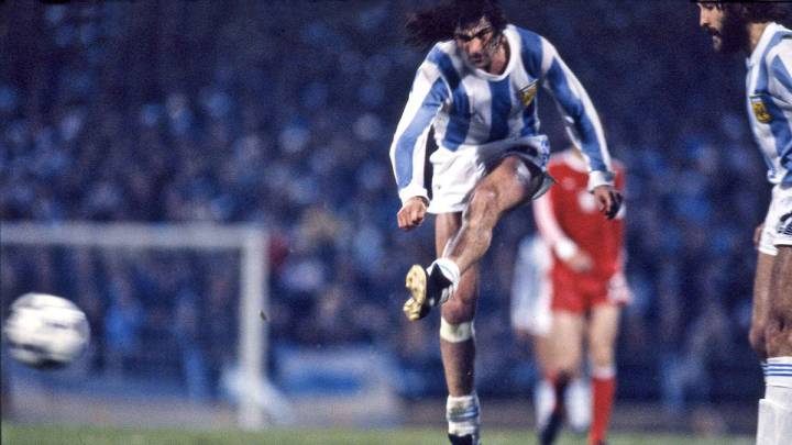 El histórico delantero argentino habló de varios temas actuales, como sus recuerdos en Fernández Vial, Alexis Sánchez, el fútbol mundial actual, etc.