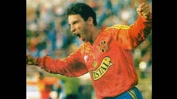 José Luis Sánchez, ídolo de Unión Española, sufrió dos dolorosas pérdidas entre lunes y martes. Primero falleció su hermana, y al día siguiente su padre.