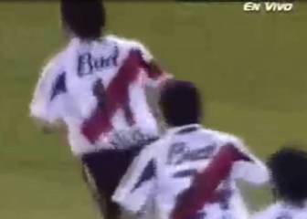 ¡Dos toques en el aire! Este extraordinario gol de Salas en River cumple 15 años