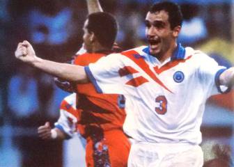 De rodilla: el gol más curioso de la Roja cumple 24 años