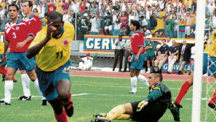 "Metí una mujer a la concentración y le hice tres goles a Chile"