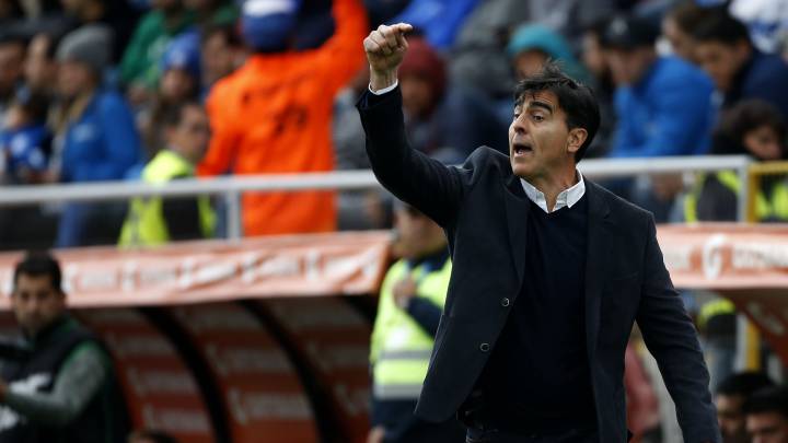 Cómo jugaría Colo Colo con Gustavo Quinteros en la banca