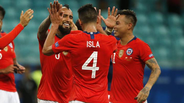 "Sería lindo que la Roja juegue Eliminatorias en una región"