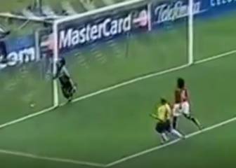 El día que Carlos Toro le tapó tiros libres a Roberto Carlos y Rivaldo en Eliminatorias