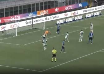 ¡El fallo del año!: compañero de Alexis se perdió un gol en el área chica y sin arquero