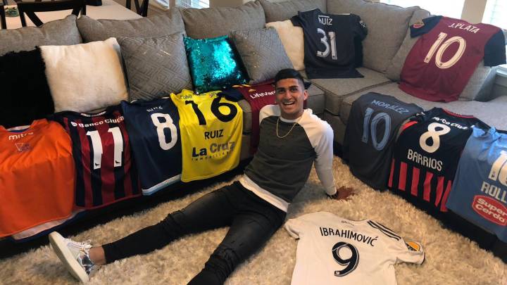 "Vergüenza": la historia del día que el 'chileno' de la MLS le pidió la camiseta a Zlatan