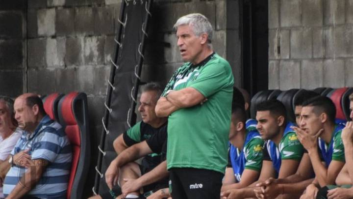 El ex DT de Colo Colo que dirigió apenas un partido en Argentina