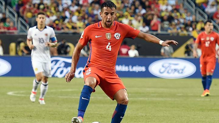 El espectacular auto que Mauricio Isla exhibió en redes