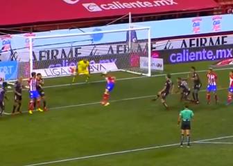 Desmarque y gran cabezazo: defensa nacional se lució en México con este notable gol