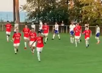 ¡Golazo! Chileno-sueco provoca aplausos con este tiro libre