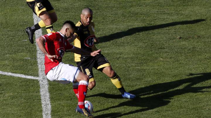 Huachipato ganó como visita y hundió a Coquimbo en el fondo