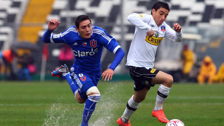 En el Torneo de Apertura de 2012, Colo Colo y la U chocaron por los playoffs, y por una sanción, los albos jugaron de local sin público en la semifinal de ida.