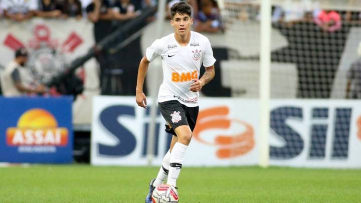 Araos detalló el factor clave de su alza en el Corinthians