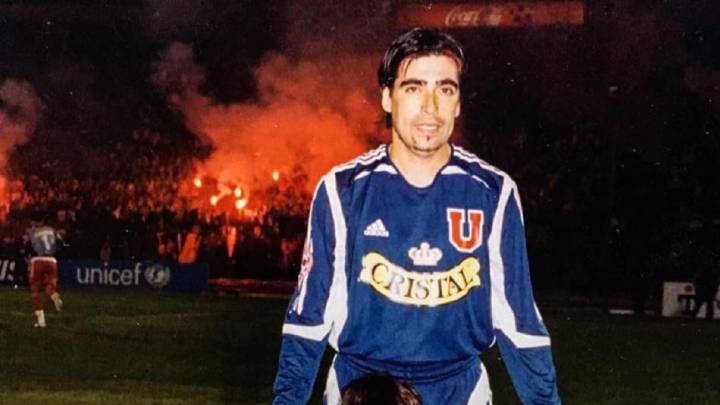 “Pero papá, ¿cómo hace eso, peleando ahí?”: el recuerdo de Santibáñez del clásico de 2005