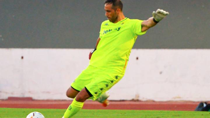El Betis logró una nueva victoria en un duelo amistoso, esta vez con Claudio Bravo desde el primer minuto. El meta fue reemplazado a los 65'.