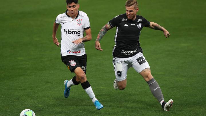 Ángelo Araos fue sustituido en el complemento y se ganó tarjeta amarilla. Corinthians se mantiene en el medio de la tabla con una irregular campaña.