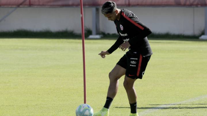 El atacante de Unión La Calera, que tuvo que restarse del proceso de la selección para los duelos ante Uruguay y Colombia, explicó cómo fue la situación.