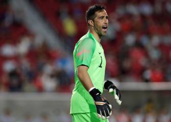 Los 4 arqueros que reemplazaron a Bravo en Eliminatorias