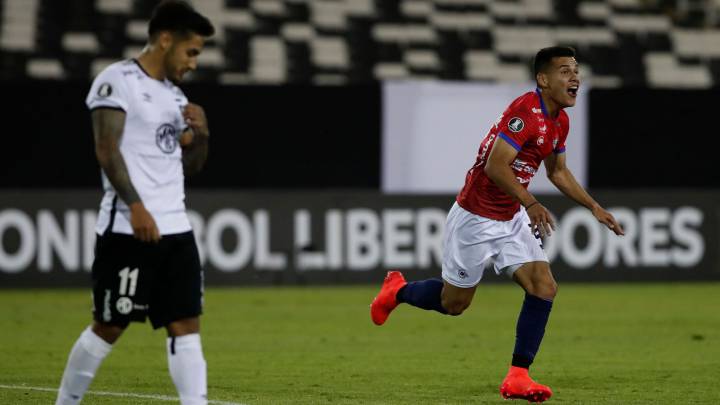 Lesiones, bajo rendimiento futbolístico, la polémica del plantel con la dirigencia, son algunas de las razones que desembocaron en el fracaso copero de los albos.