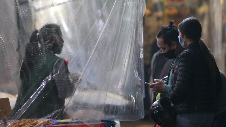 Curva y mapa de casos, contagios y muertes por región en Chile, hoy, 28 de octubre