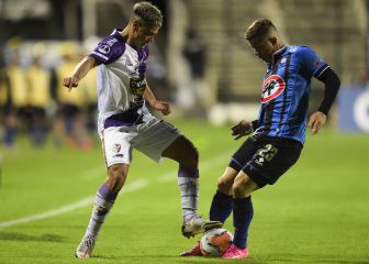 Huachipato sufrió en Uruguay, pero rescató un gol como visita