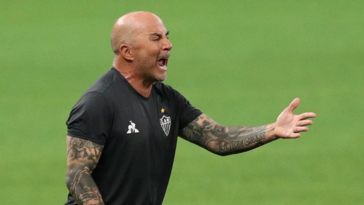 Sampaoli y su cuerpo técnico, positivos por Covid-19