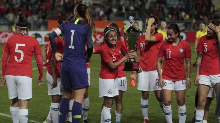 Chile ya tiene nómina para sus amistosos contra Zambia