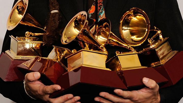 Esta noche se desarrollarán los Latin Grammy 2020, con artistas internacionales de renombre, donde también hay chilenos nominados a algunos premios.