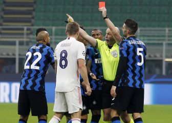 La expulsión de Vidal amargó al Inter en Champions League