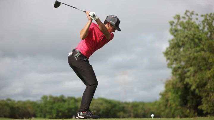 El golfista nacional no pudo mantener la brillante actuación del primer día, pero sigue sólido y se mantuvo en el top 10 de los mejores del torneo.