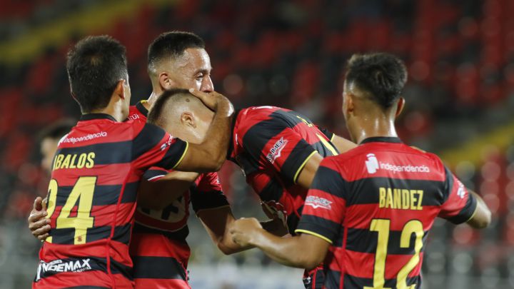 Rangers sufrió, pero le metió presión a Ñublense en la cima