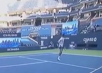 ¡Locura en el US Open! Djokovic expulsado por este pelotazo a una jueza de línea