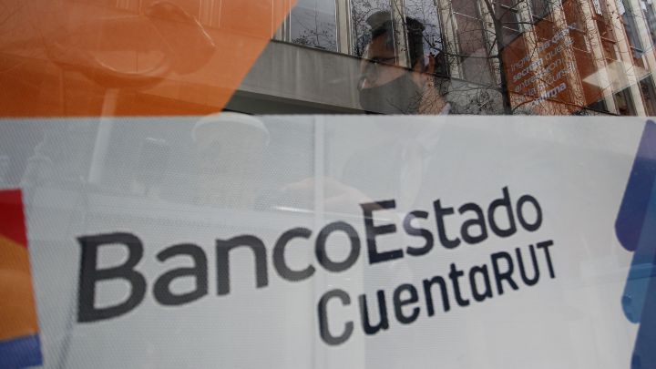 Este tipo de cuenta permite realizar todo tipo de transacciones y acumular dinero sin ningún tipo de costo. Acá informamos desde qué edad se puede obtener.