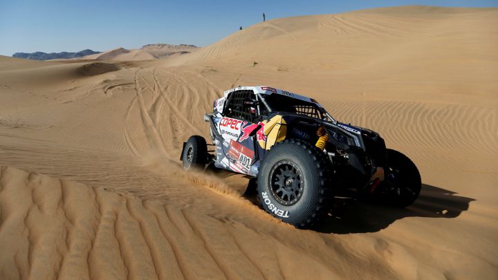 'Chaleco" López sigue firme en Arabia y sube al primer lugar general en SSV