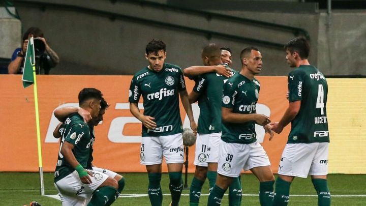 El ex central cruzado se sigue ganando un espacio en el 'verdao', y en esta ocasión fue titular en la goleada propinada a Corinthians por el clásico paulista.