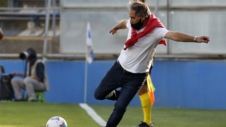 La furia de Holan con el VAR: "Digan que no quieren que salgamos campeones y ya"