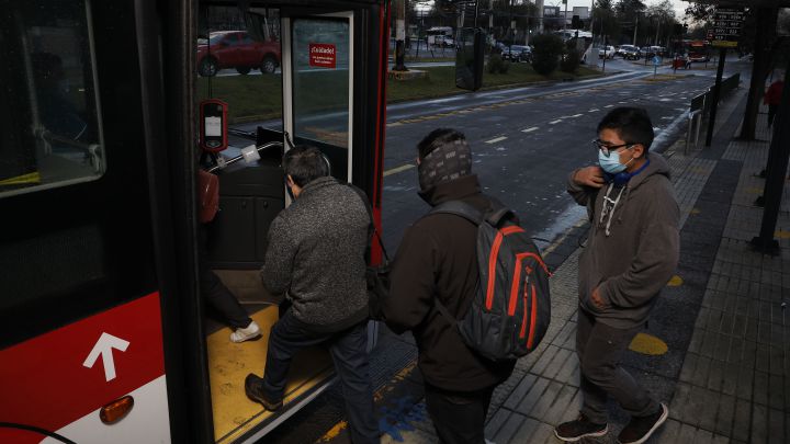 Curva y mapa de casos, contagios y muertes por región en Chile, hoy, miércoles 17 de febrero
