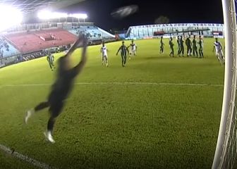 ¡Al ángulo! El tiro libre perfecto de Pablo Galdames en Vélez