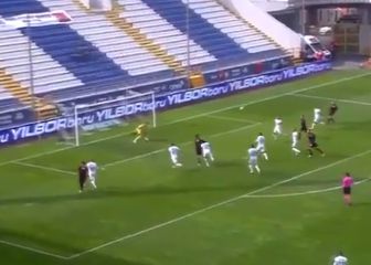 ¡Cabezazo impecable! El golazo de Roco en Turquía