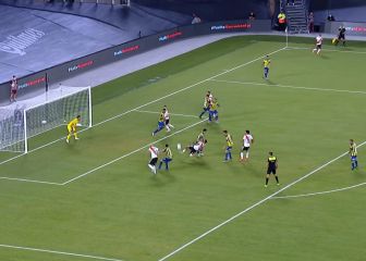 ¿Era gol de Díaz? El central volvió a ser protagonista en la victoria de River Plate