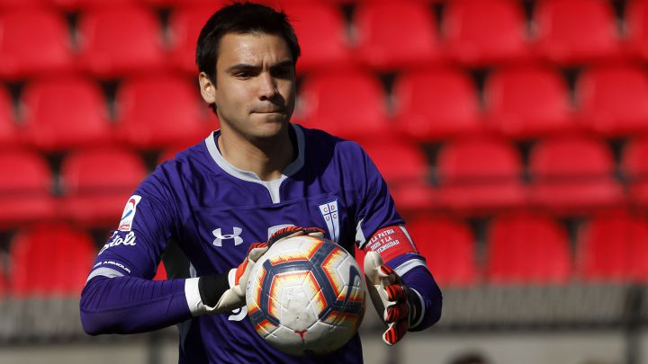 El ex portero de U. Católica fue confirmado como nuevo refuerzo de Palestino, en reemplazo de Federico Lanzillota. Será su tercer club en el fútbol chileno.