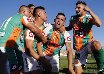 Cobresal ficha a goleador de su histórico título en 2015 y renueva a una figura