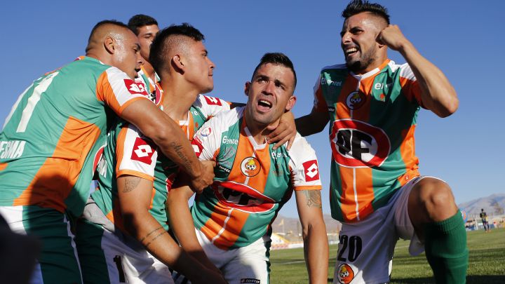 Cobresal ficha a goleador de su histórico título en 2015 y renueva a una figura