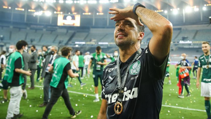 Abel Ferreira contó en una entrevista que uno de sus videojuegos favoritos es el Football Manager, y que incluso lo utiliza para analizar a sus posibles fichajes.