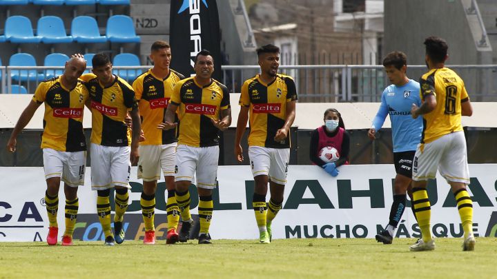 Esteban Paredes anotó un golazo y Coquimbo ganó