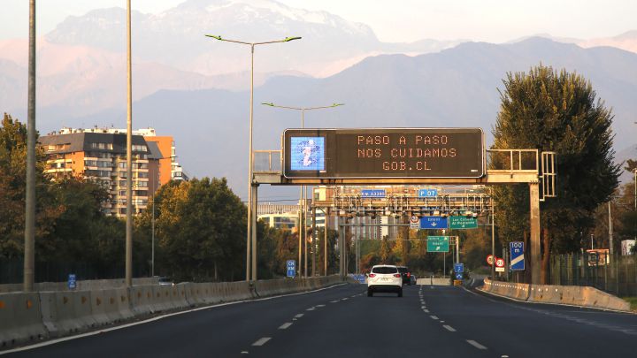 Curva y mapa de casos, contagios y muertes por región en Chile, hoy, domingo 11 de abril