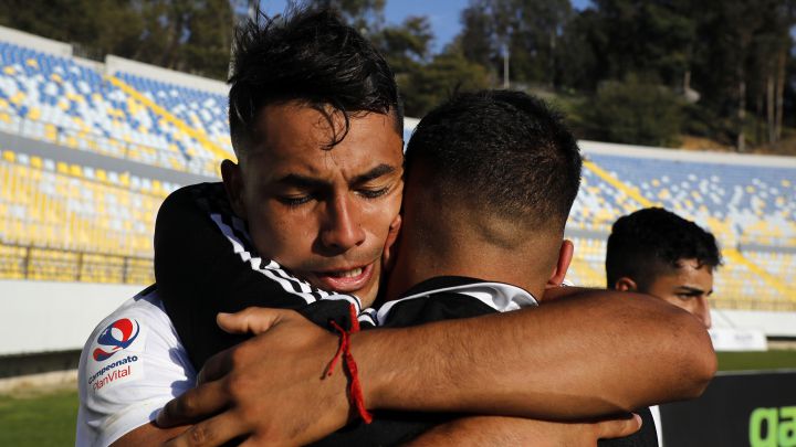 El delantero albo anotó su tercer gol del torneo tras una complicada semana en el ámbito personal, luego del fallecimiento de su madre.
