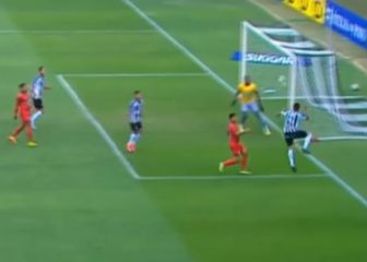 La excelente definición de Vargas en Brasil: ¡controló en área chica!